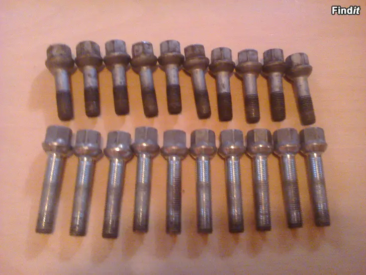 Myydään MB vanne pultit M12x1,5mm pallokanta 10kpl+10kpl