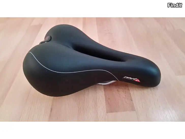 Myydään Red GEL ergonominen satula käyttämätön hinta 18e