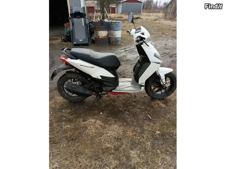 Myydään Aprilia Sport City One 50