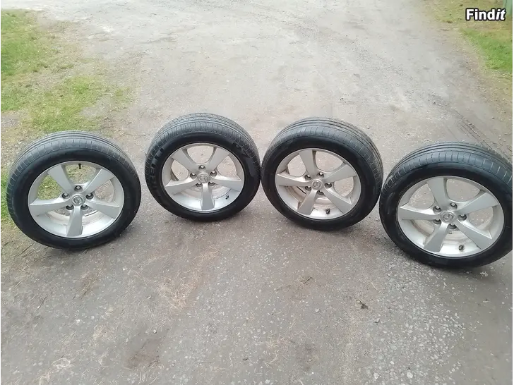 Myydään Mazda Aluvanteet / kesärenkaat