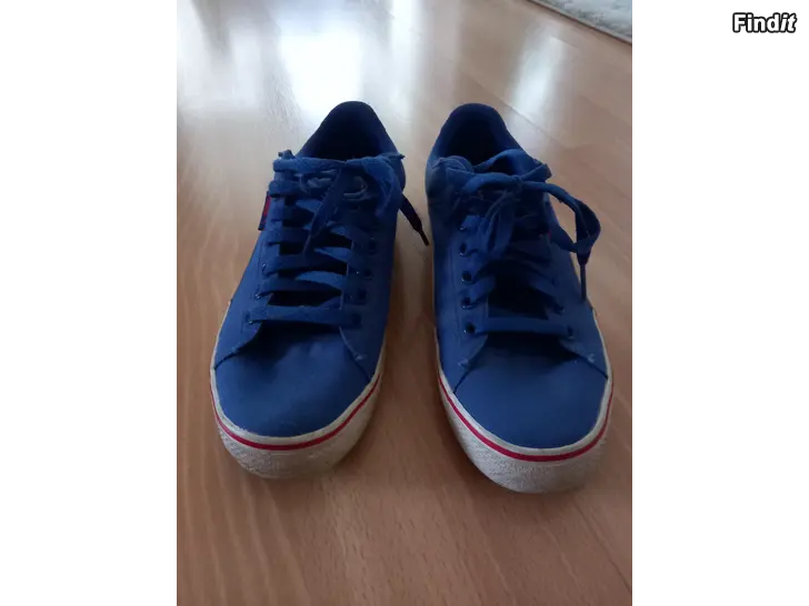 Säljes Pumaskor storlek 39