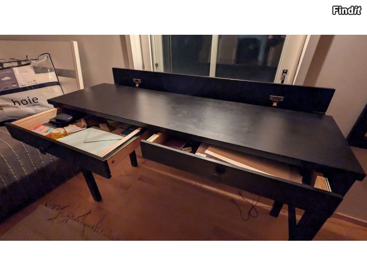 Säljes RESERVERAT Skrivbord med 2 lådor, svart, IKEA HEMNES, 120x47 cm