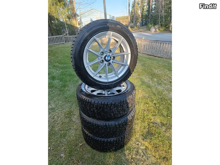 Säljes BMW 16 alufälgar med vinterdäck