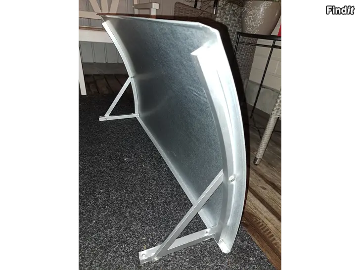 Myydään Katos ilmalämpöpumpulle/ovikatos