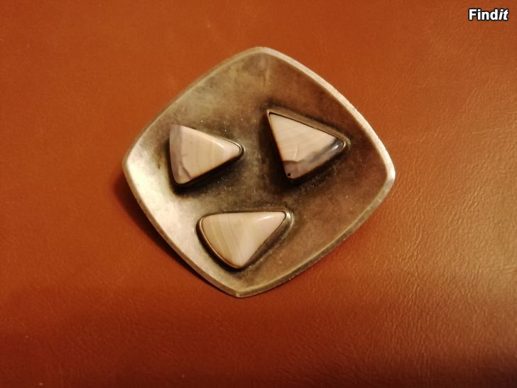 Säljes SUOMALAINEN VINTAGE HOPEINEN RINTAKORU