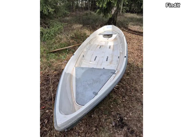Myydään Terhi Saiman soutuvene