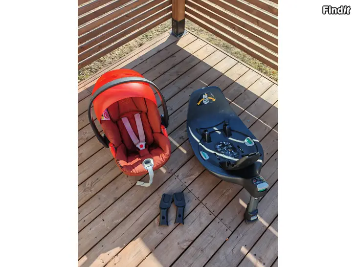 Myydään Cybex Cloud Z i-Size Plus + Cybex base z telakka + Cybex eos lux adapterit