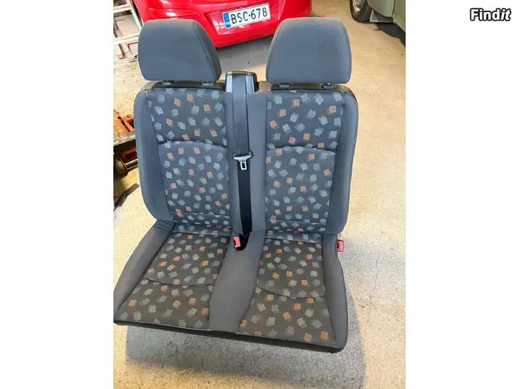 Säljes Mercedes-Benz Vito  Etuistuin 2hlö, 2p Framsäte  högersida