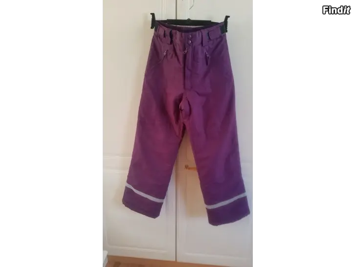 Myydään Toppahousut LandLake koko 158 väri violetti -hinta 8e