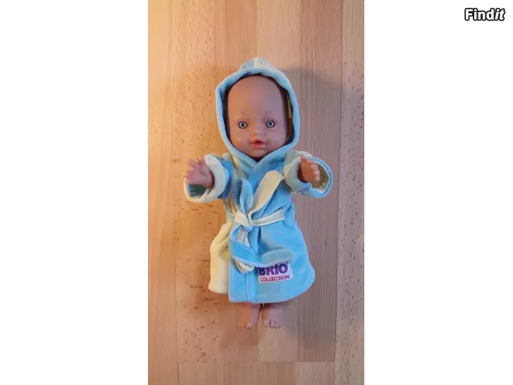 Myydään Pikkunukke ja Brio Aamutakki -hinta 6e