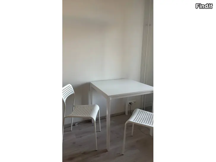 Myydään Pöytä / Table