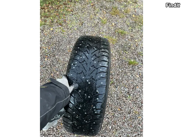 Säljes Vinterdäck med fälgar