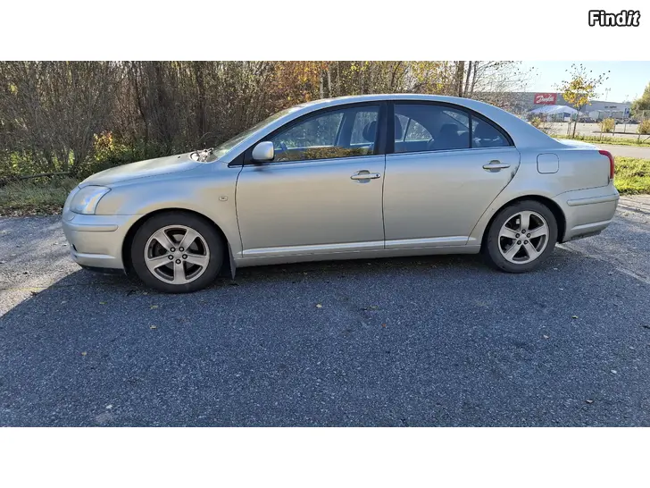 Säljes Avensis 1.8 bensin
