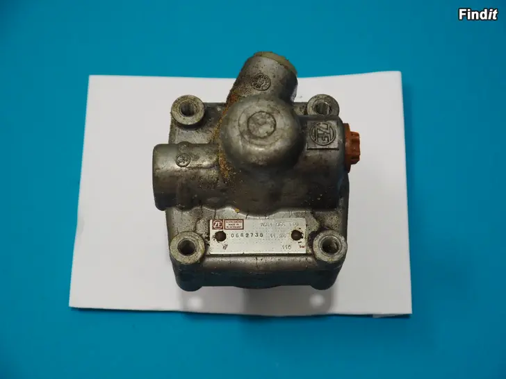 Myydään Porsche 944 85-91 ohjaustehostimen pumppu 7681955119