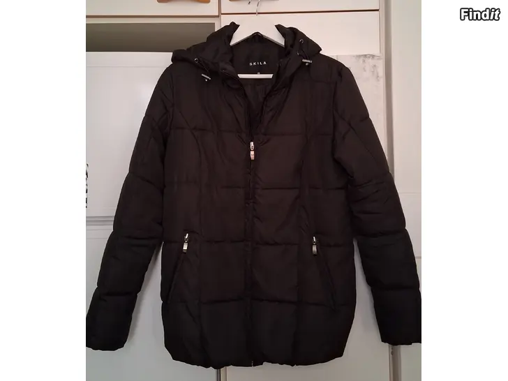 Säljes Uudenveroinen skila talvitakki