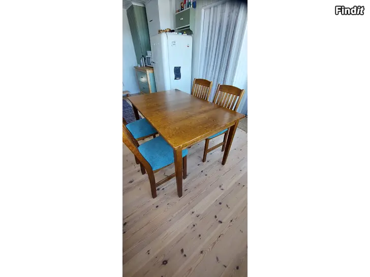 Säljes Köksbord och stolar