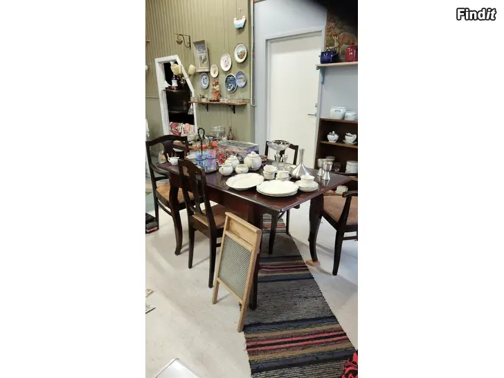 Säljes Litet köksbord