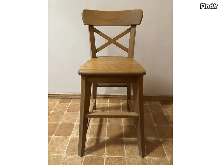 Säljes INGOLF juniorstol IKEA