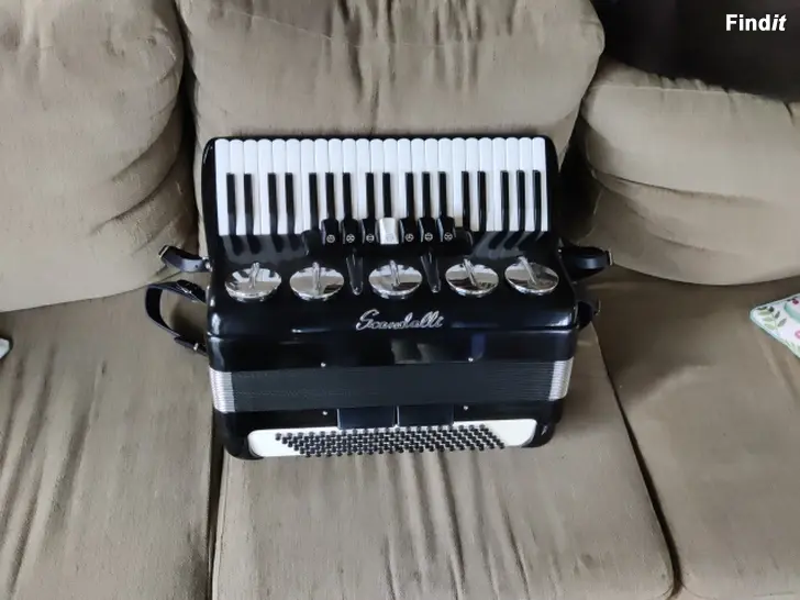 Säljes Scandalli pianodragspel