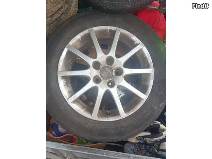 Säljes Saab original 16 aluvanteet hyvillä kesä pyörillä ollut alla 9-3 Saab