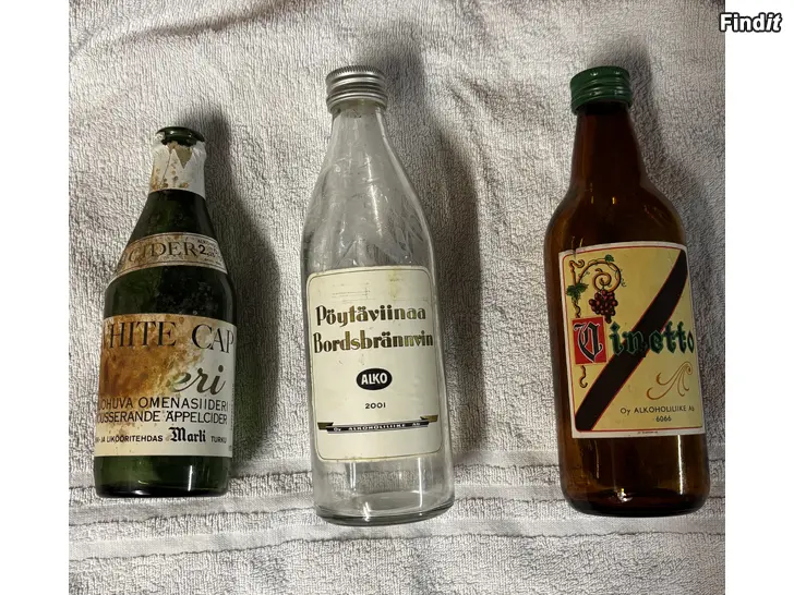 Säljes 3 vanhaa lasipulloa