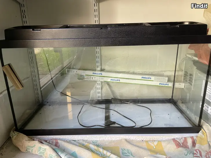 Säljes Akvarium m tillbehör
