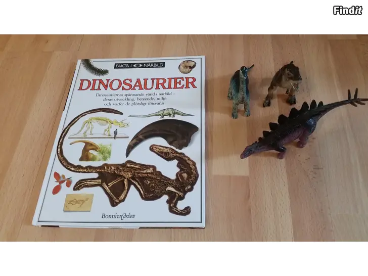 Säljes Dinosaurier Fakta i Närbild  3st dinosaurie -pris 10e