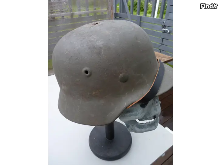 Myydään Saksalainen WW-2 sotilaskypärä