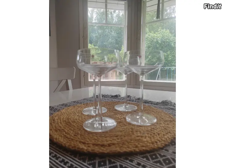 Myydään Iittala essence
