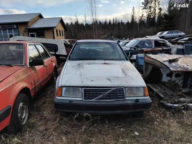 Myydään Volvo 440 1.7 bensiini