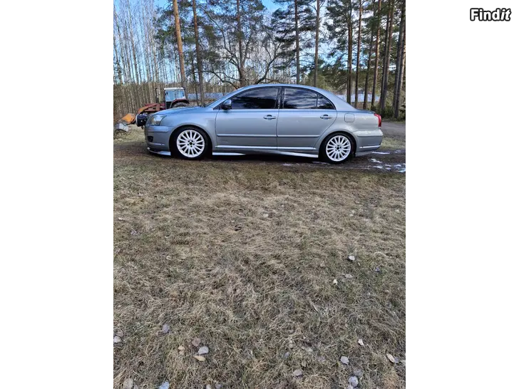 Säljes Toyota avensis
