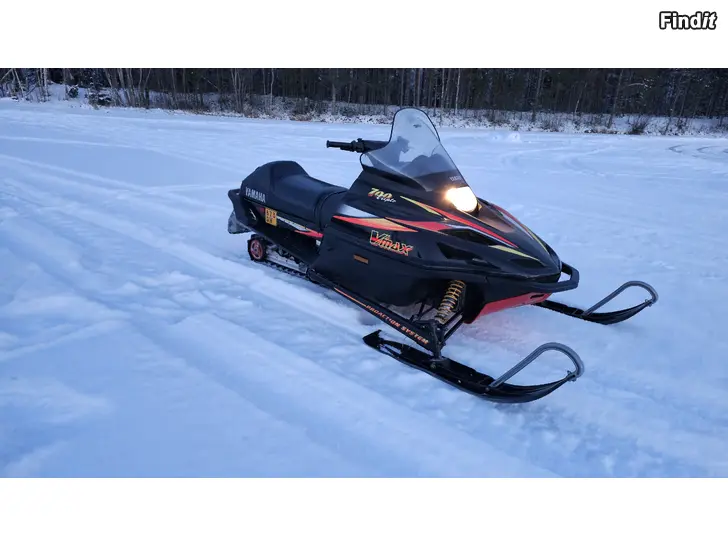 Myydään Yamaha v-max 700 triple -00