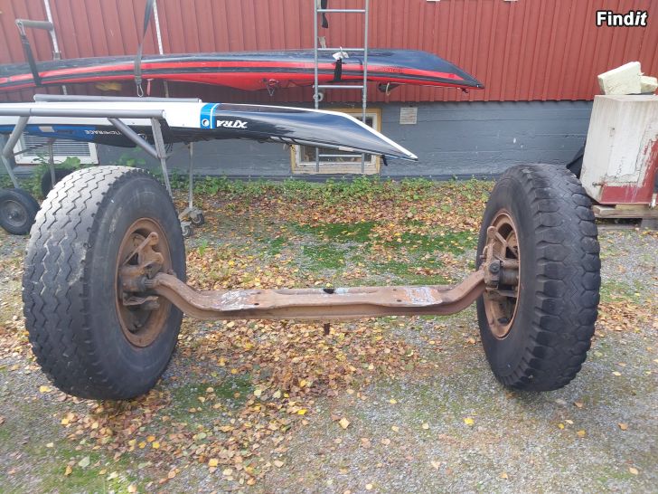 Myydään Lastbils framaxel, kärraxel Kuorma auton etuakseli