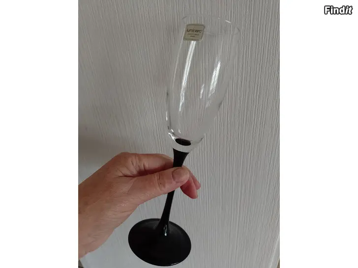 Myydään Fyra champagne glas av märket Luminarc