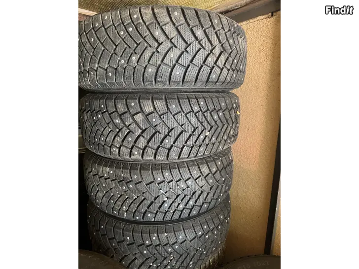 Myydään Linglong nastarenkaat 205/60R16