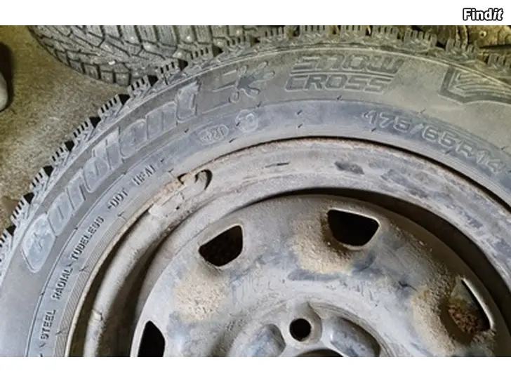 Säljes 4 st 175/65R14 Vinterringar