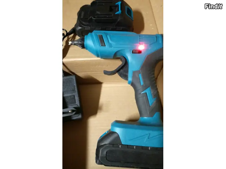 Myydään uusi Akkukäyttöinen liimapistooli 2 akkua+laturi