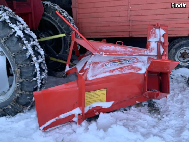 Myydään Traktorin Lumilinko Esko 225