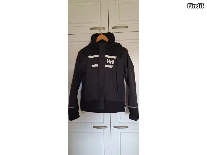 Säljes Helly Hansen jacka 164