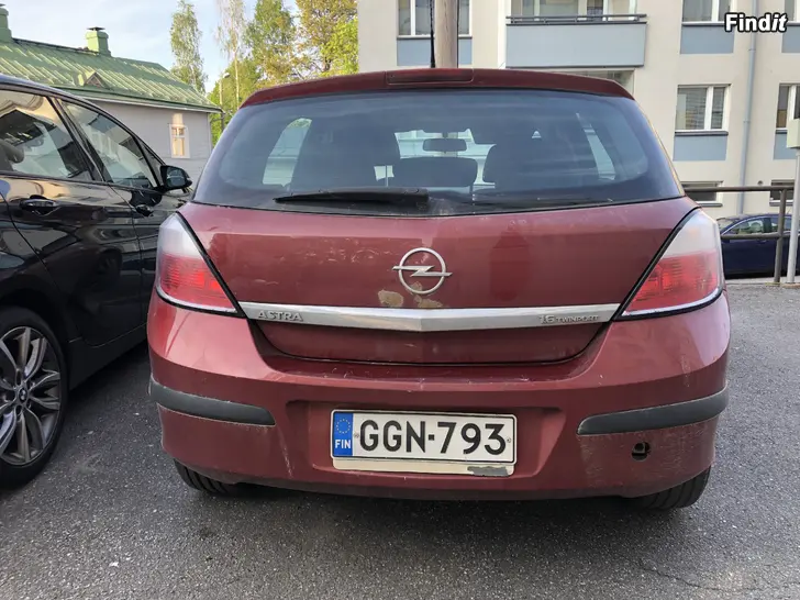 Myydään Myydään Opel Astra 1.6 2006  toimiva ja mukava käyttöauto