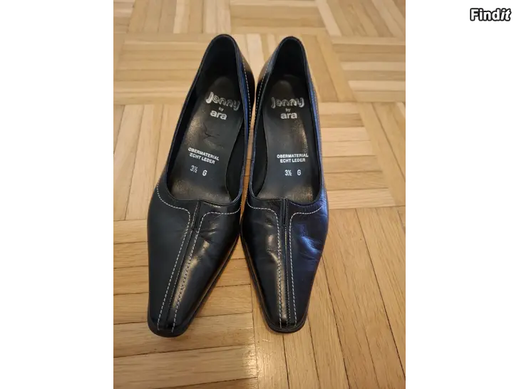 Myydään Korkokengät