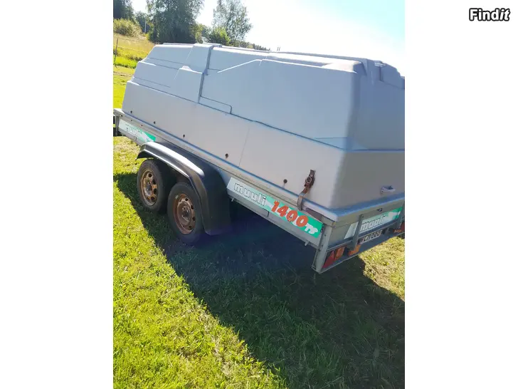 Säljes Muuli boggivagn med kåpa