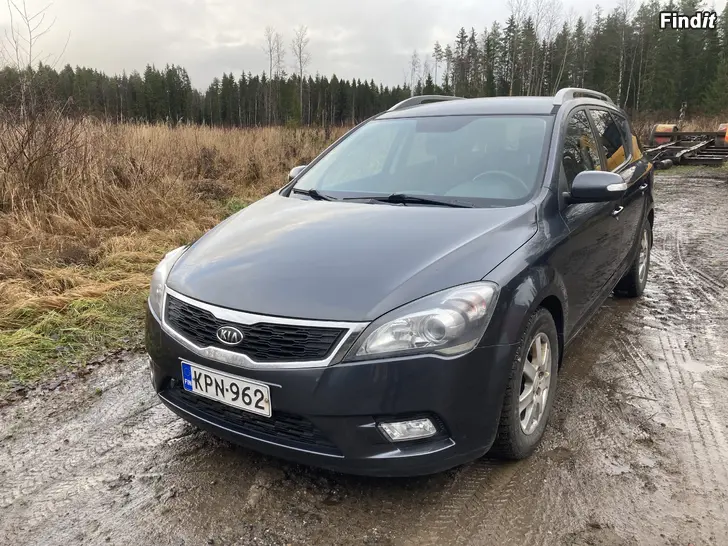 Säljes Kia Ceed 1,6 Bensin 2011 Säljes Kia Ceed 1,6 Bensin 2011